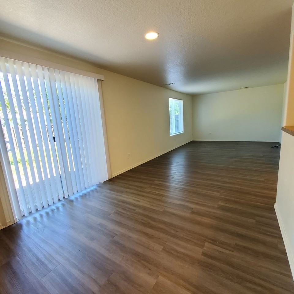 Meadow Ridge Townhomes - Photo 6 of 29