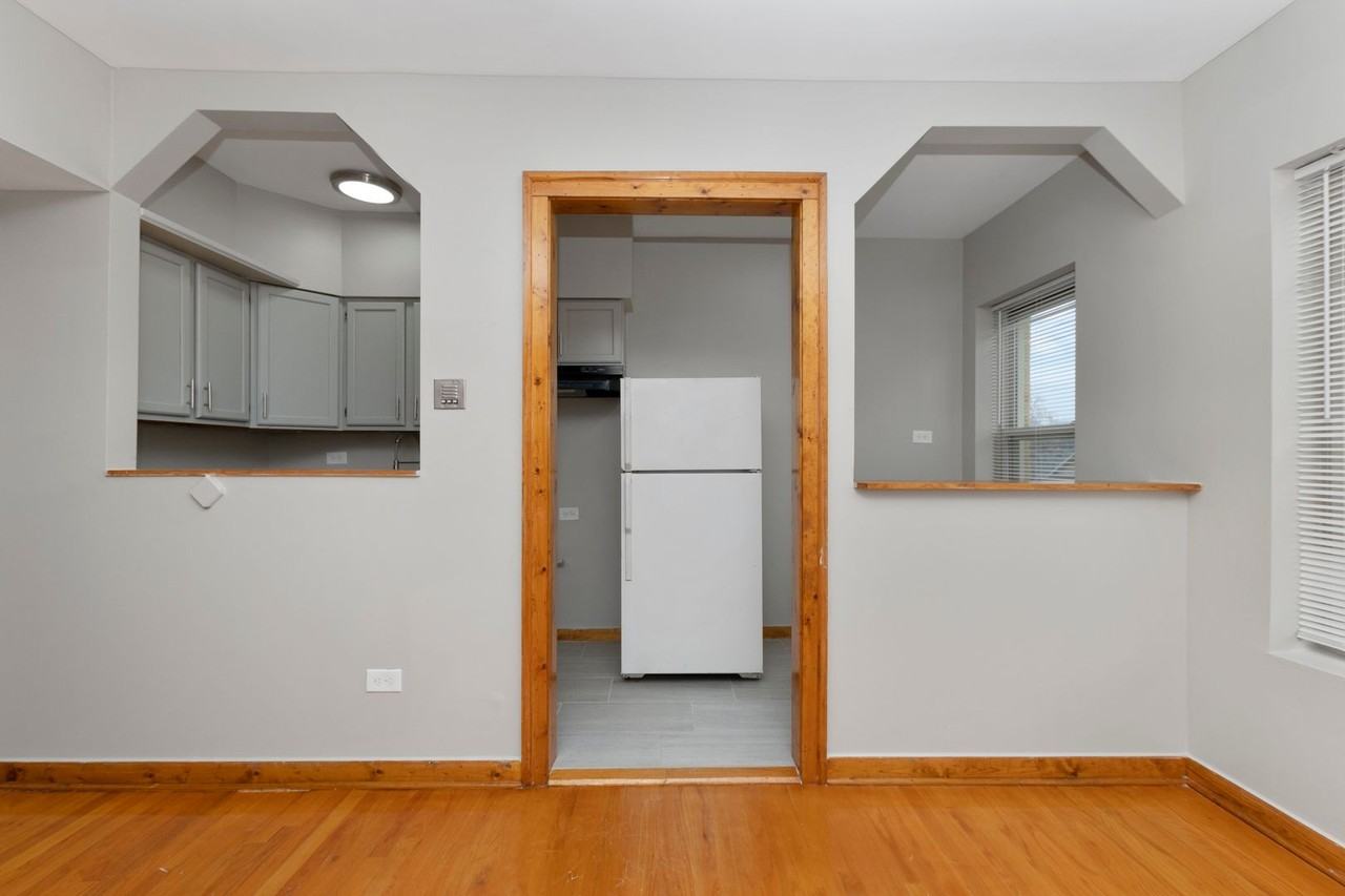 58th/Trumbull - Photo 4 of 9