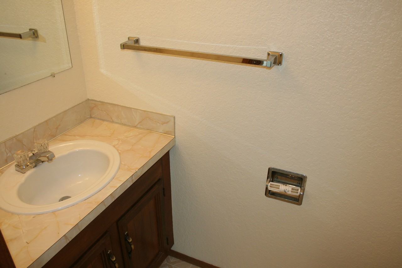 33rd Street, 1200 - Photo 3 of 9