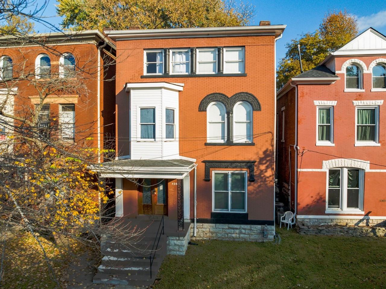 Awesome apartment in Old Louisville - Photo 4 of 24