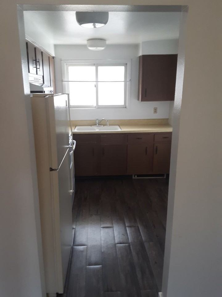 US 21 Cherry St. - Photo 2 of 7