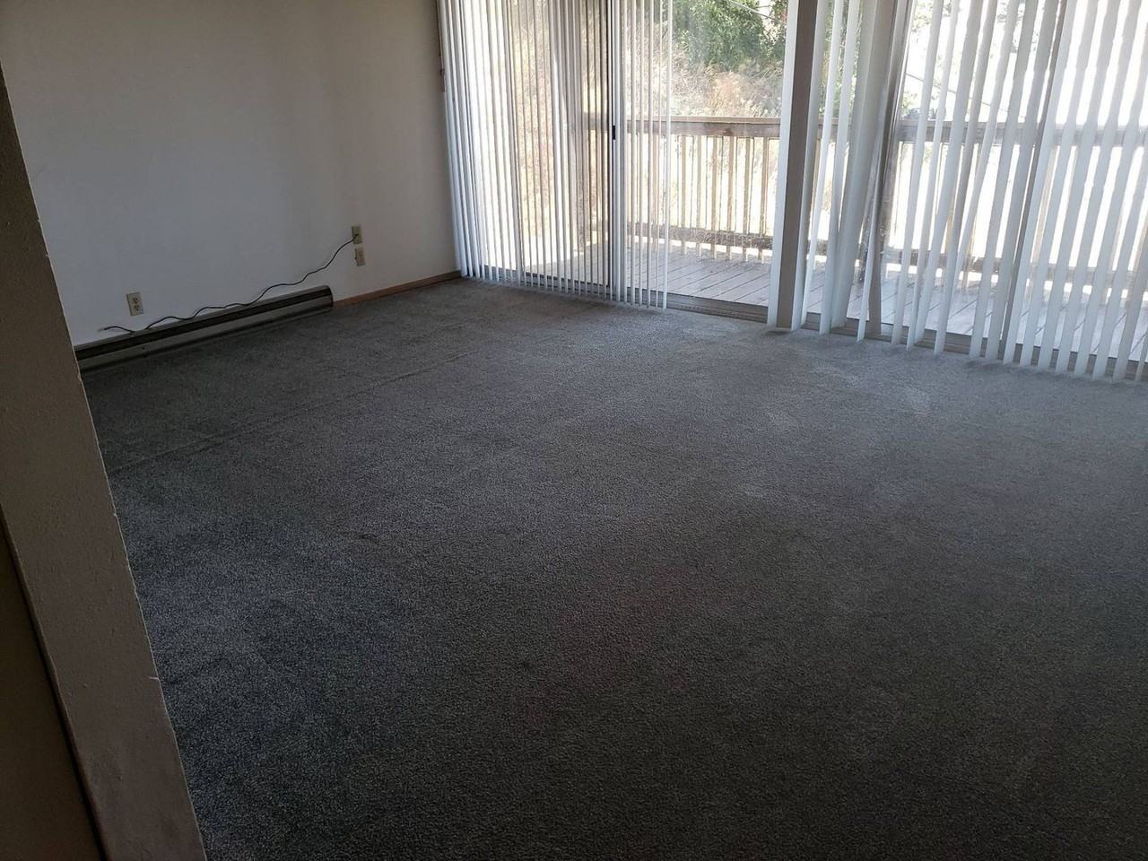115 NW Webb Street - Photo 2 of 19