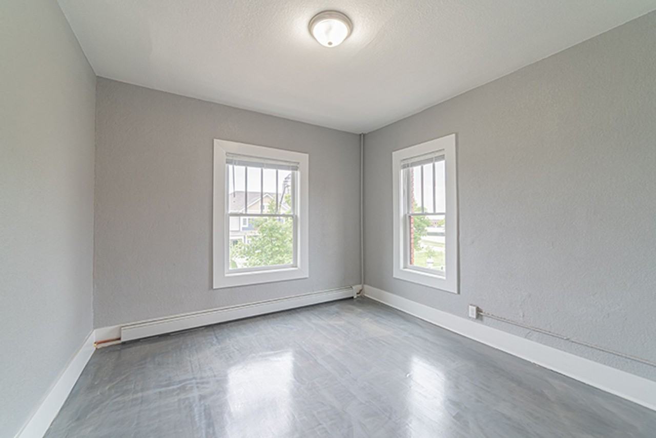 718 15th Street - Photo 5 of 8