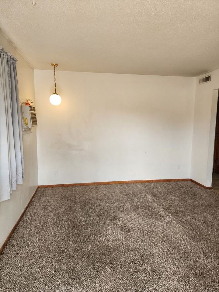 Oakwood 8-Plex - Photo 3 of 15