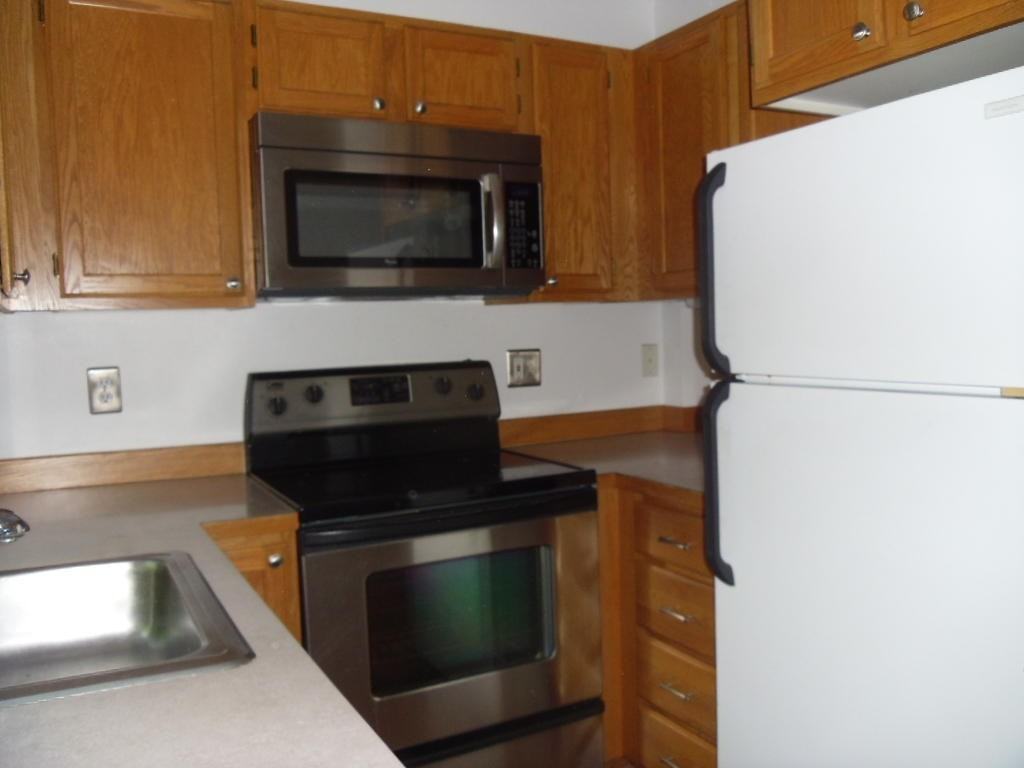 810 Cedar St - Photo 3 of 18