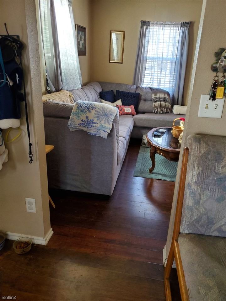 362 N 200 E - Photo 3 of 16