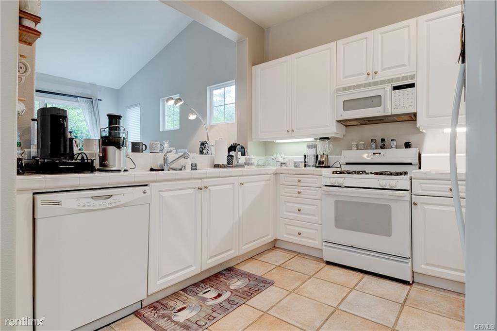 14 Celano Ct - Photo 3 of 10