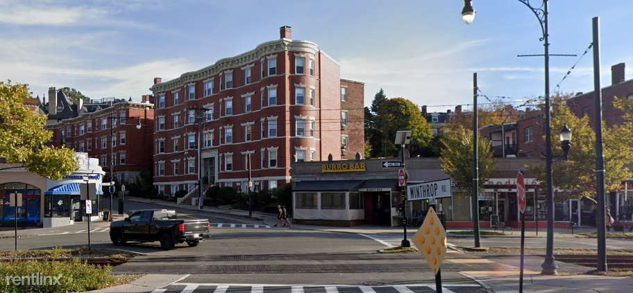 208 Winthrop Rd - Photo 2 of 4