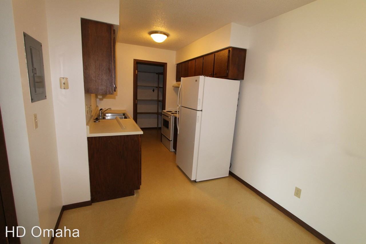 126 North Lincoln Street - Photo 2 of 18