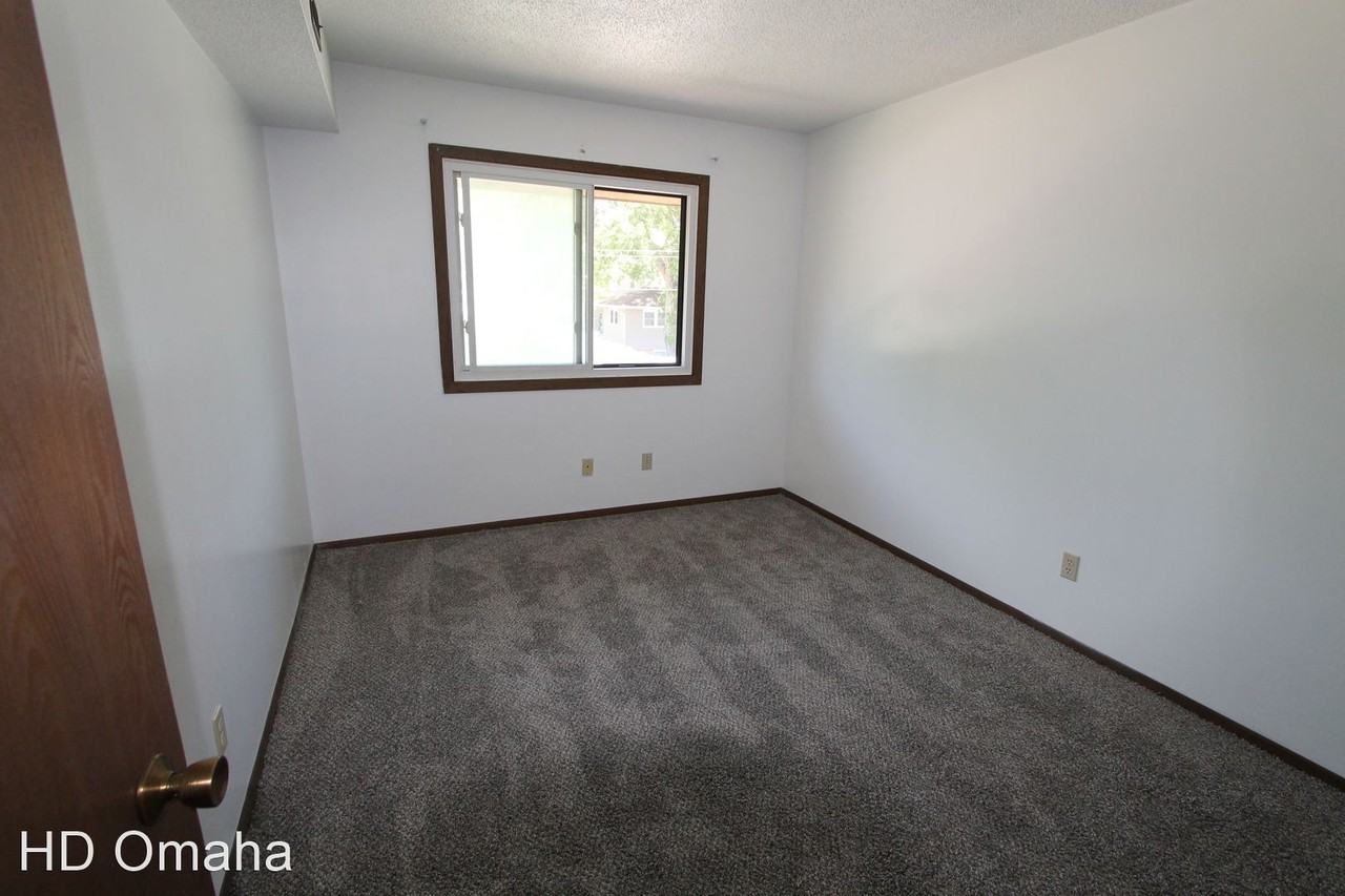 222 North Lincoln Street - Photo 2 of 28