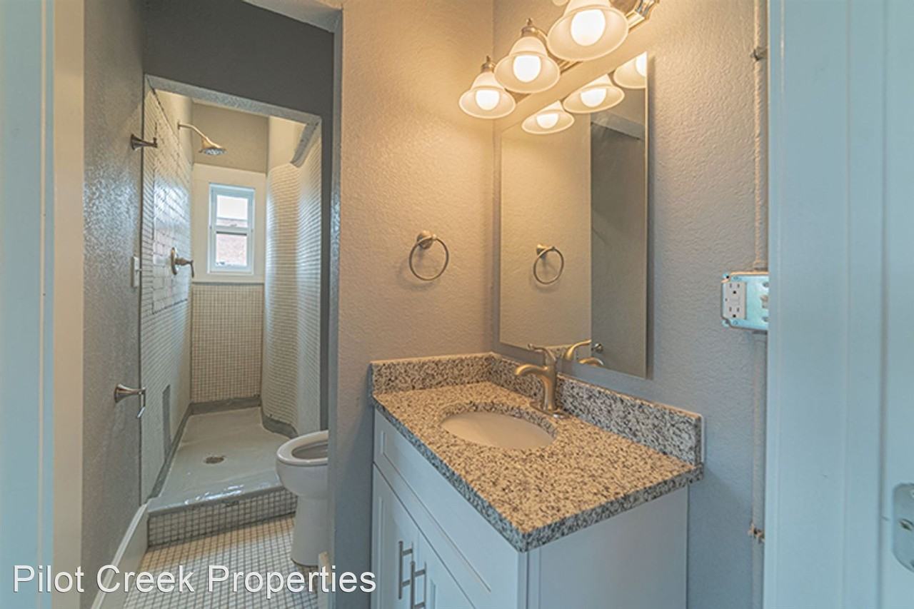 718 15th Street - Photo 3 of 8
