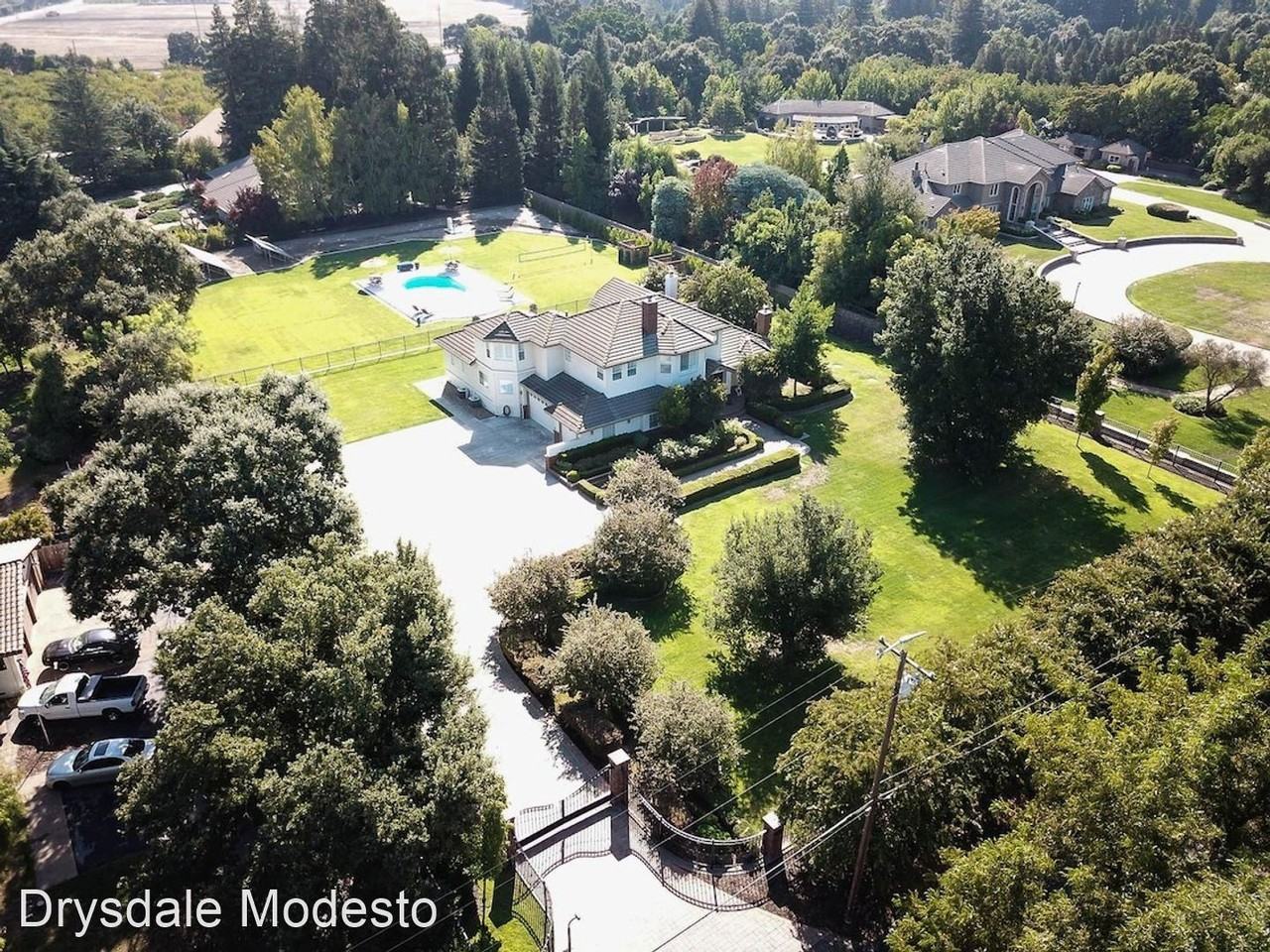 9688 Oakwilde Ave - Photo 3 of 50