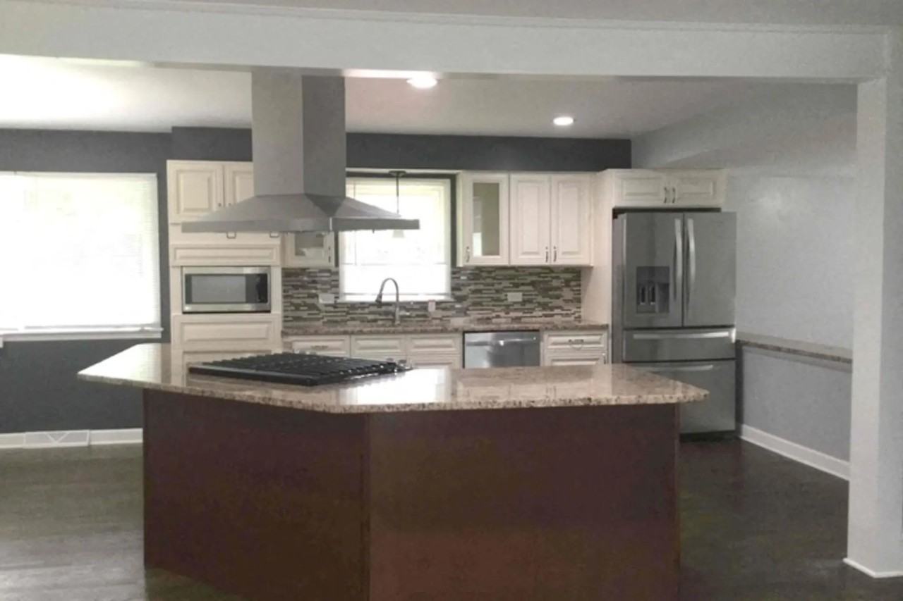 1308 191st St - Photo 3 of 10