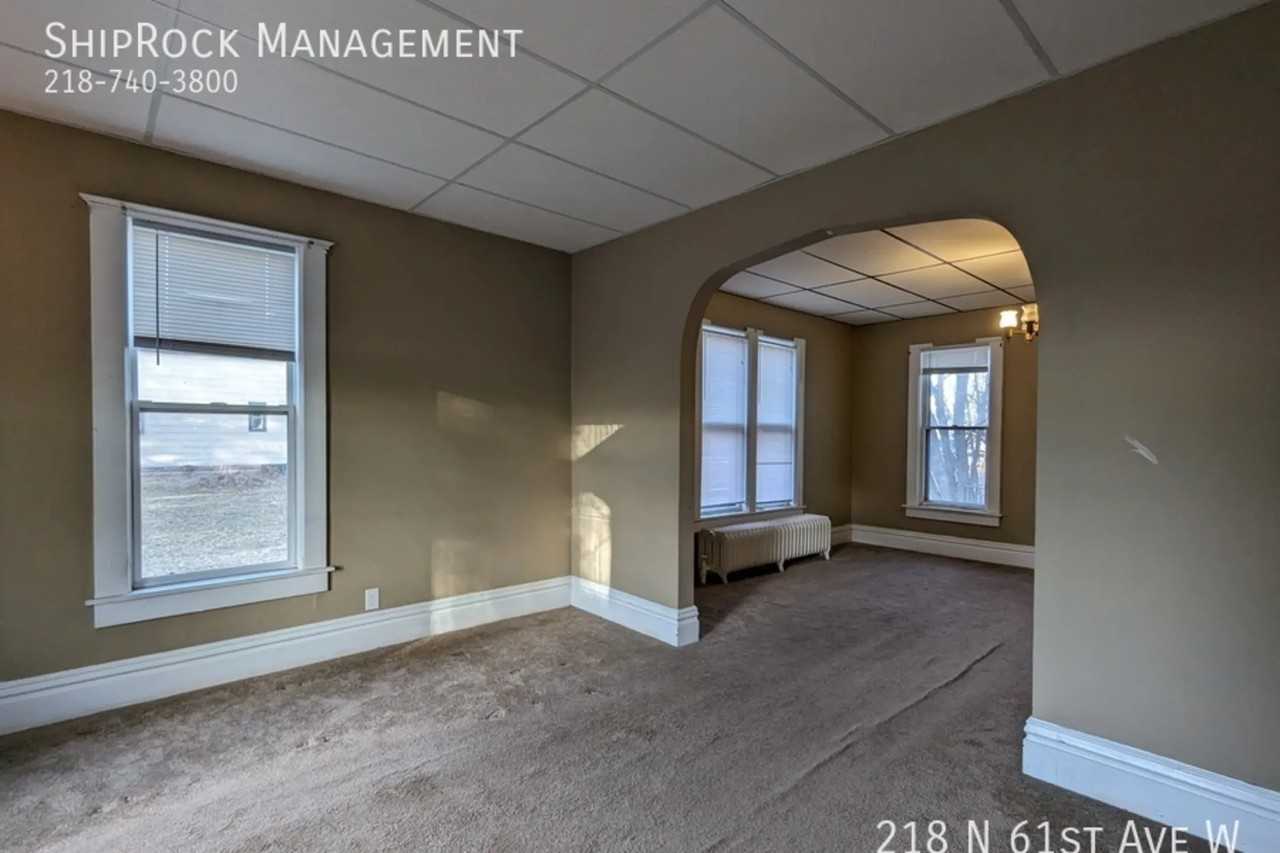 218 N 61st Ave W - Photo 2 of 18