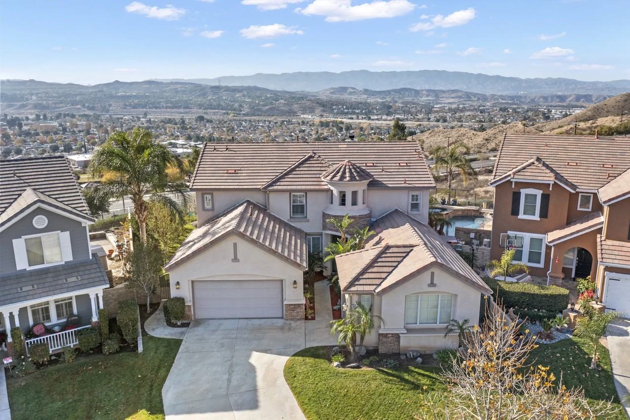 19122 Olympic Crest Dr - Photo 2 of 48