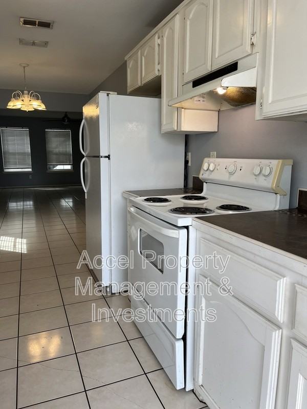 1522 W Nolana Ave #A - Photo 4 of 14