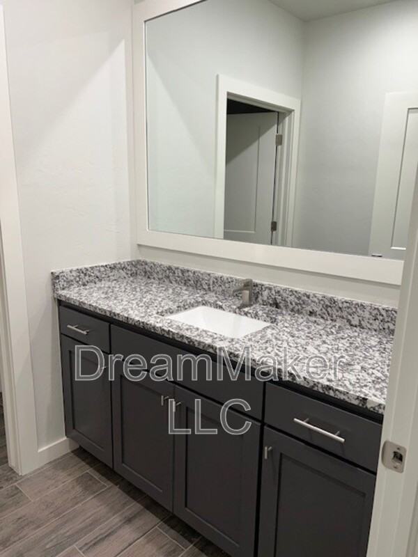 1008 Varenna Ln - Photo 2 of 8