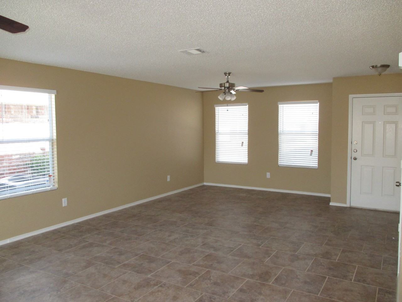 321 Allenwood Dr - Photo 2 of 18