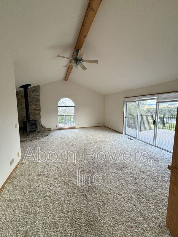 1421 Pepper Tree Dr - Photo 2 of 35