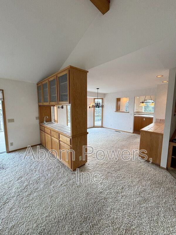 1421 Pepper Tree Dr - Photo 3 of 35