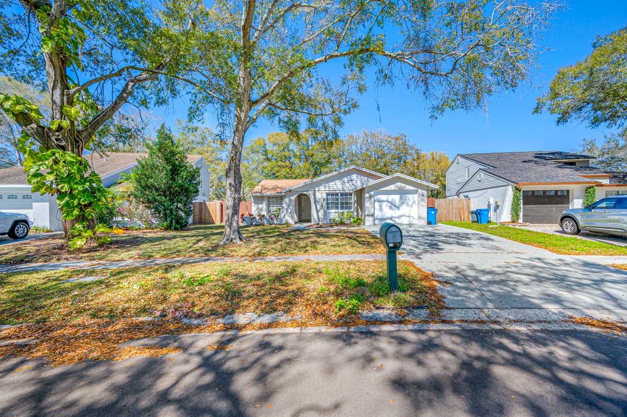 4903 Traskwood Ct - Photo 3 of 37