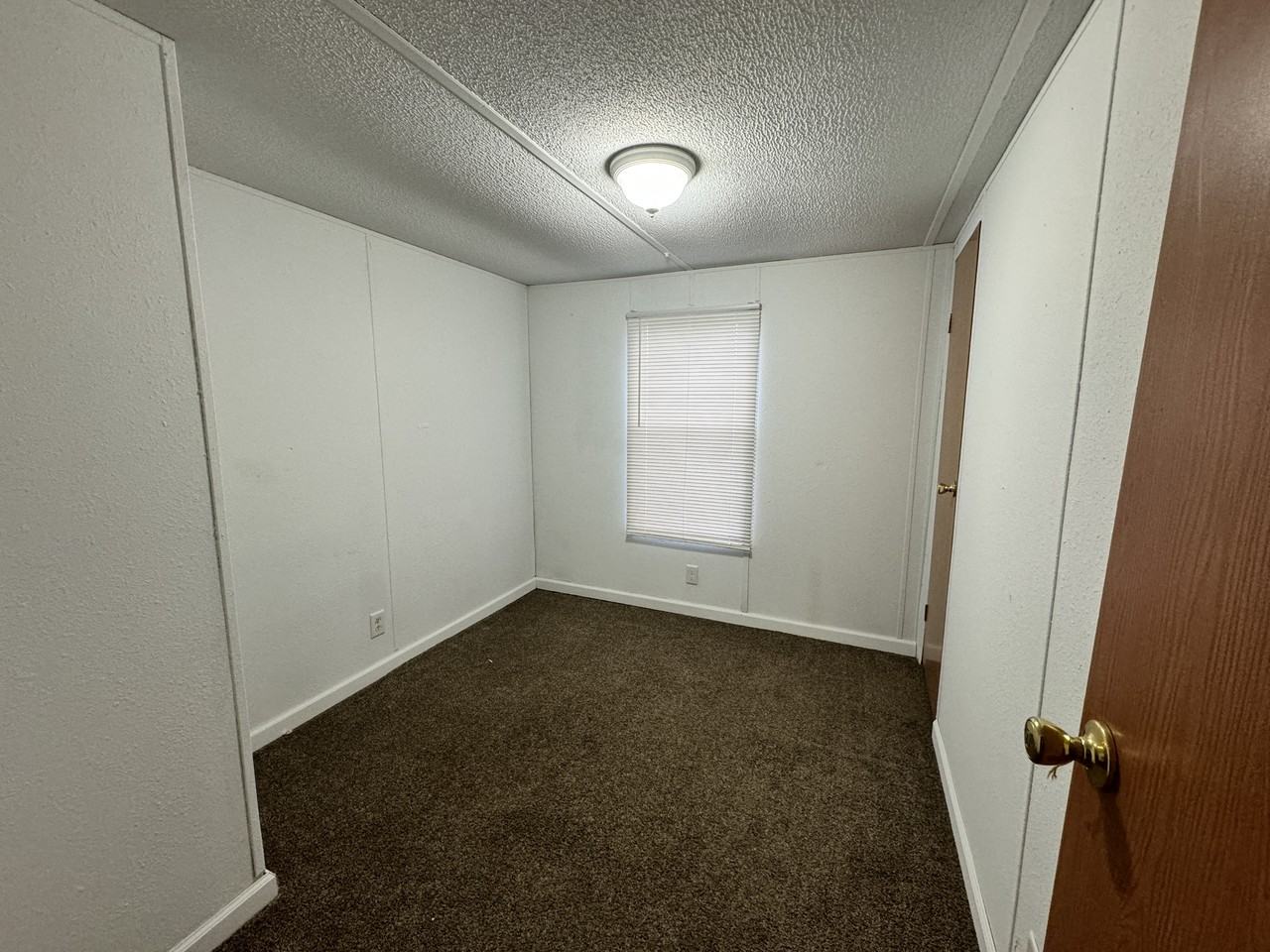 144 Darla Ct - Photo 3 of 8