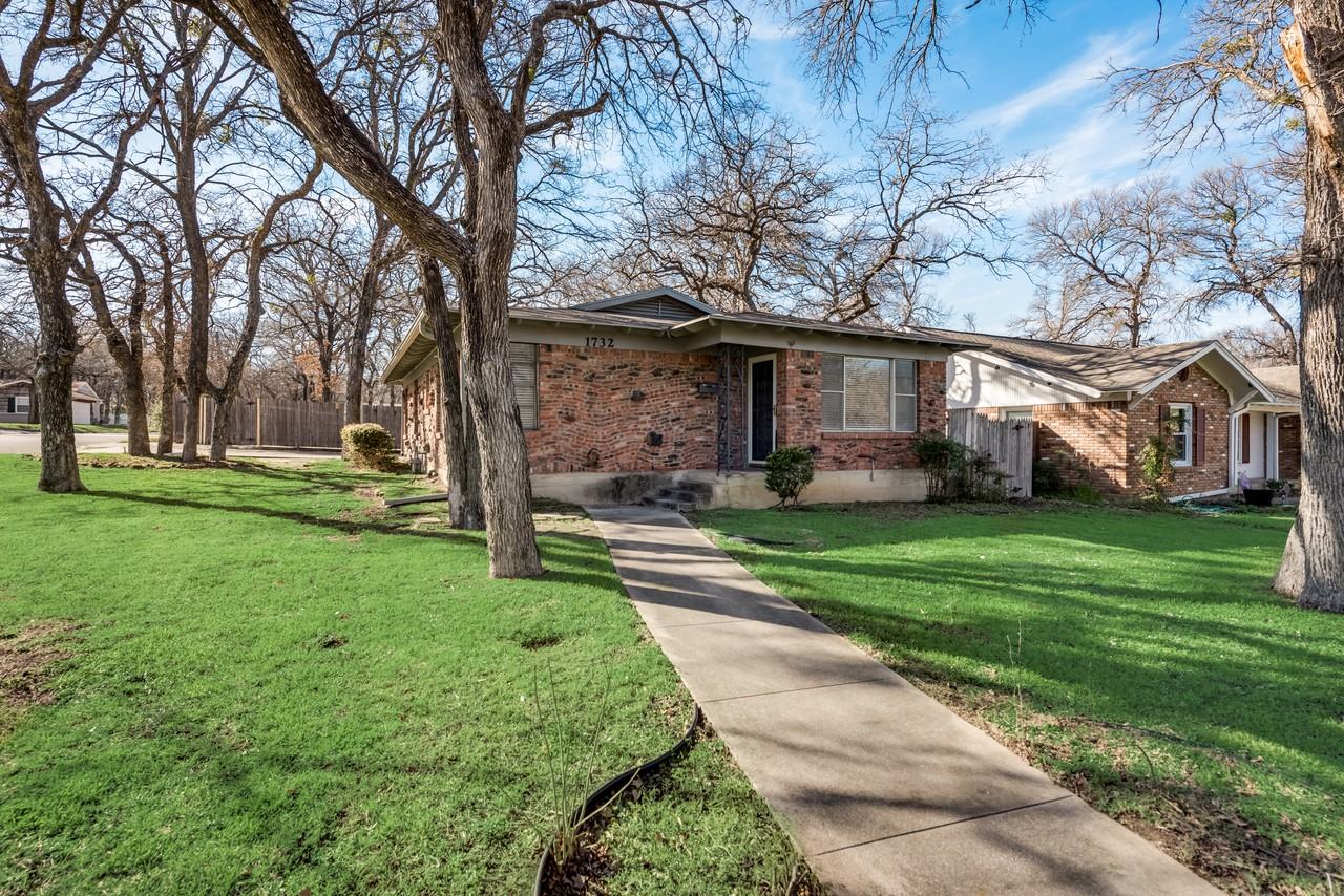 1732 Holt St - Photo 3 of 19