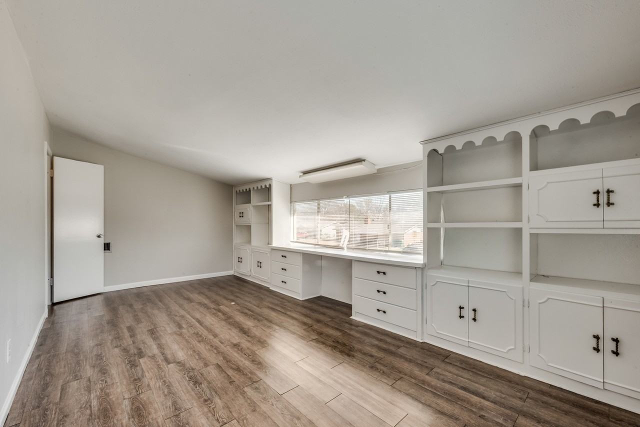 5313 Mack Rd - Photo 6 of 17