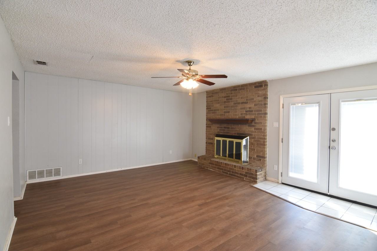 1701 Hill St - Photo 7 of 18