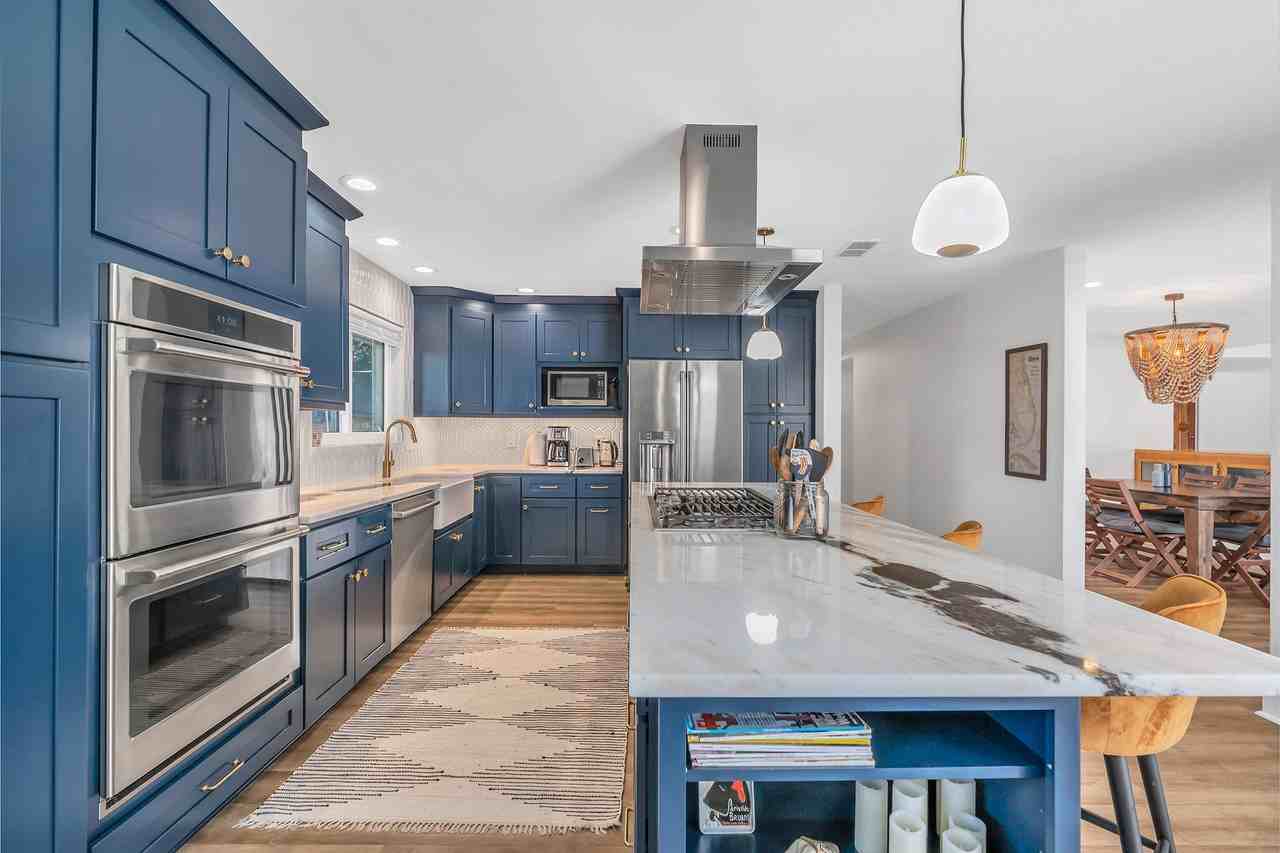 1201 87th Ave N - Photo 2 of 44