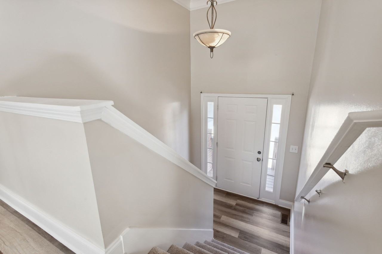 1510 Brooks Pointe Ct - Photo 4 of 41