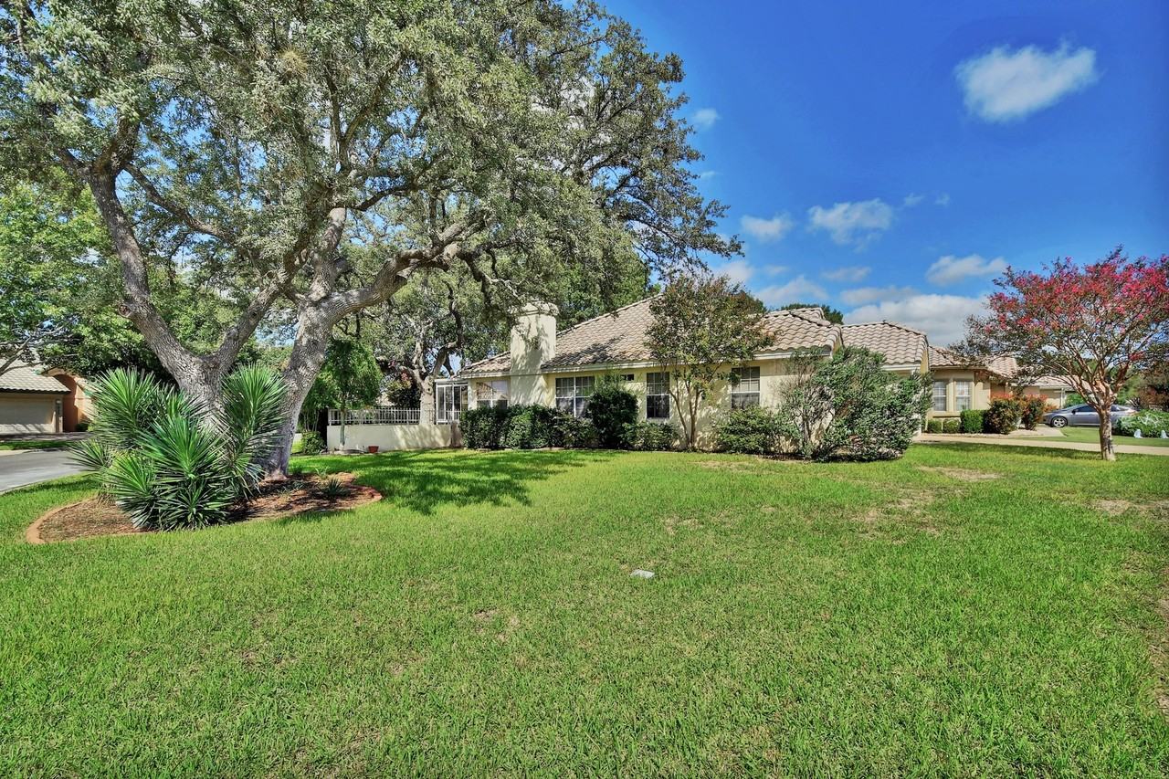 30107 Briarcrest Dr - Photo 2 of 25