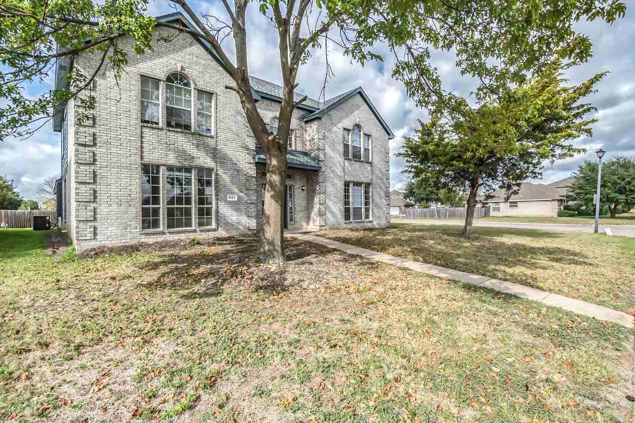 401 Buffalo Creek Dr - Photo 2 of 9