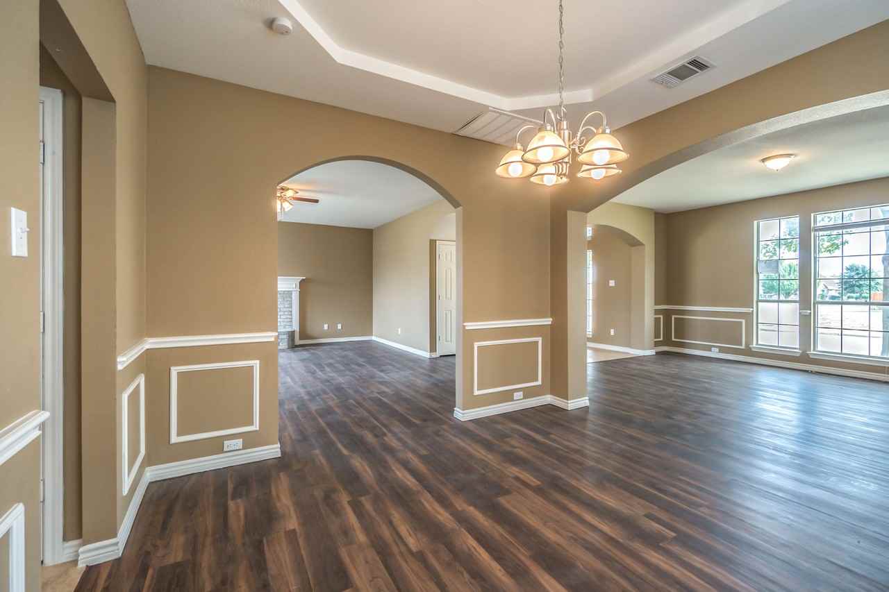 401 Buffalo Creek Dr - Photo 7 of 9