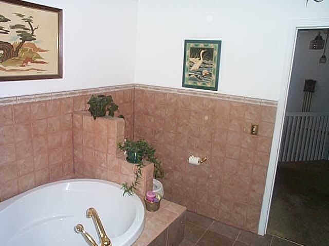 7539 82 Ave Nw - Photo 3 of 30