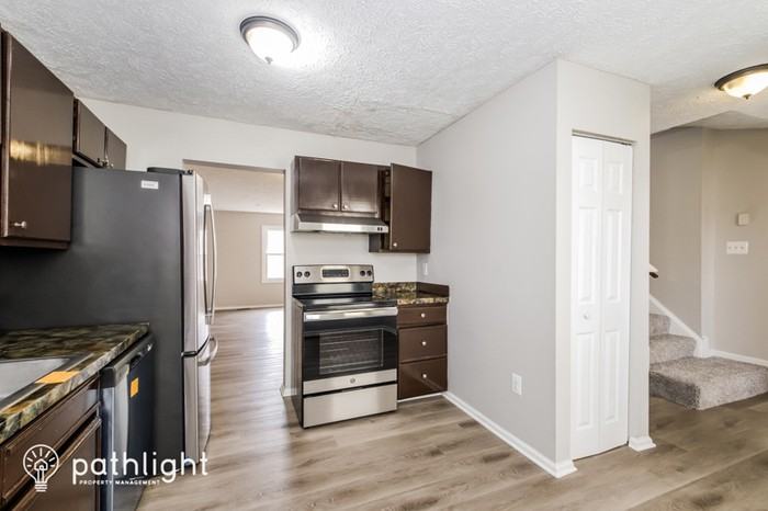 2001 N Anvil Ln - Photo 2 of 19