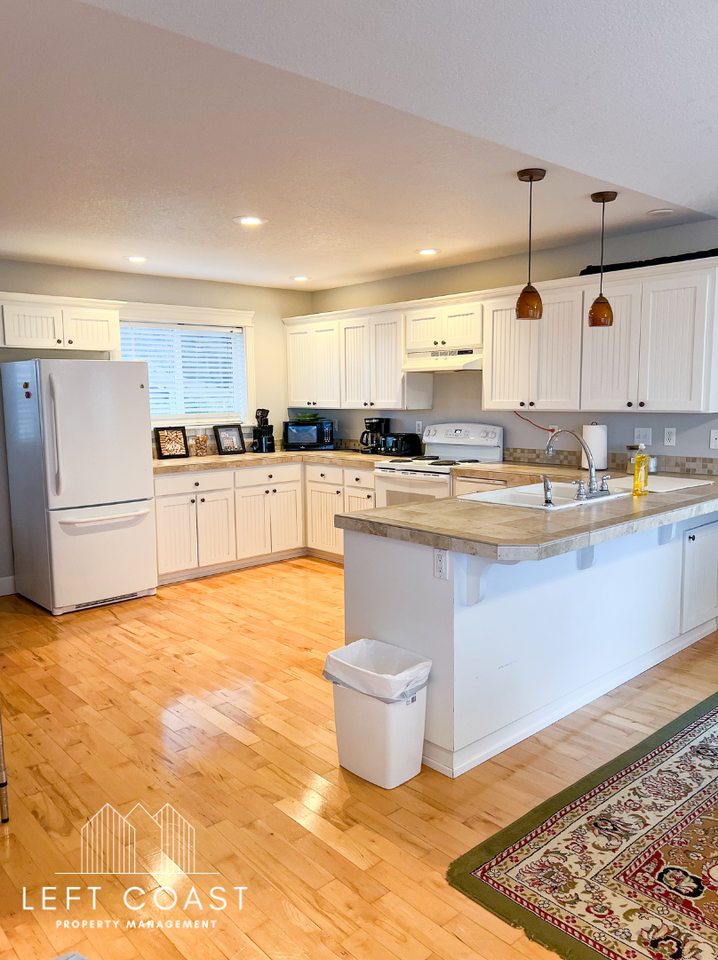 391 Se Jetty Ave #1 - Photo 6 of 19