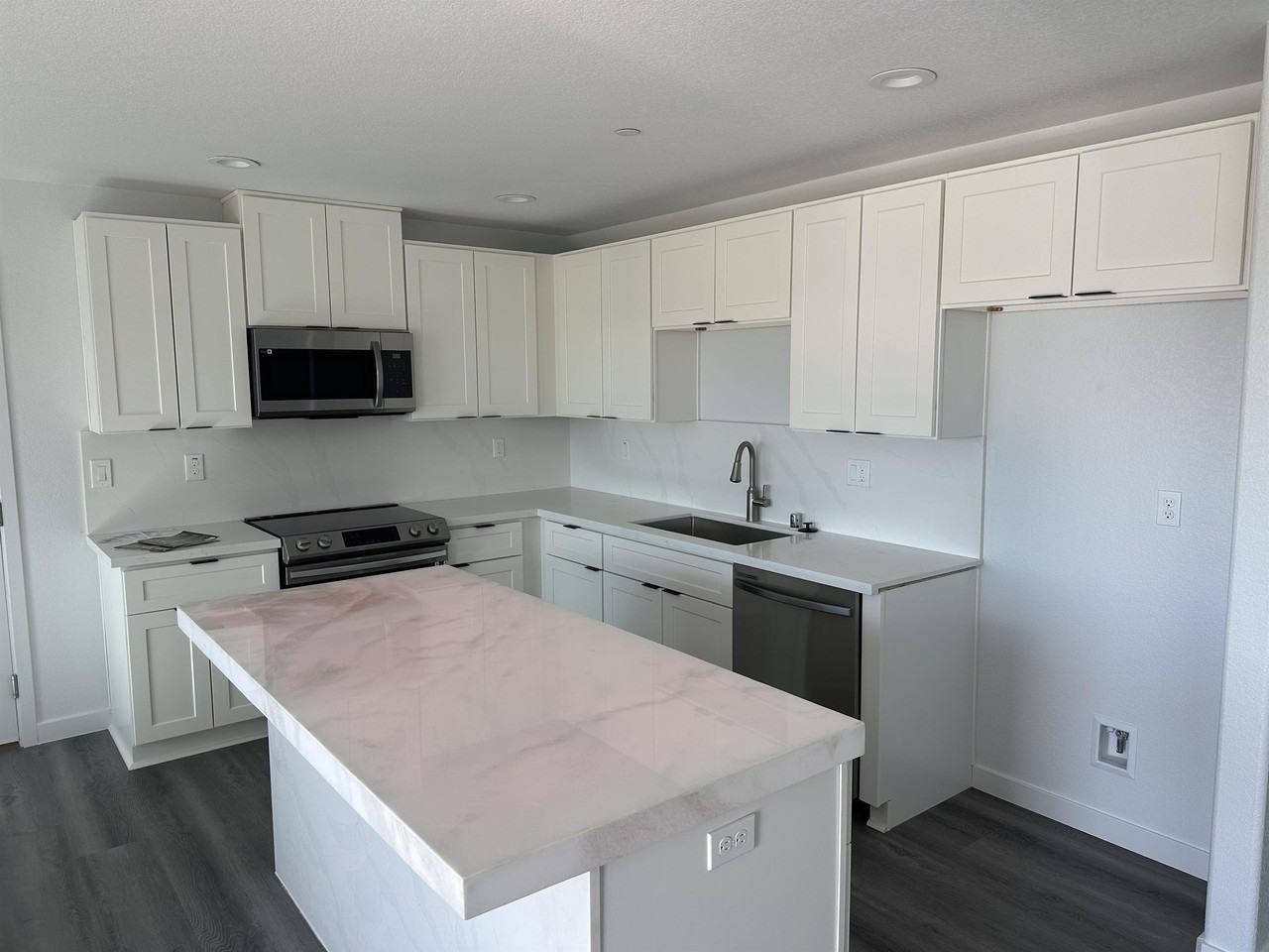 7343 Dogwood Ave #1 - Photo 3 of 10