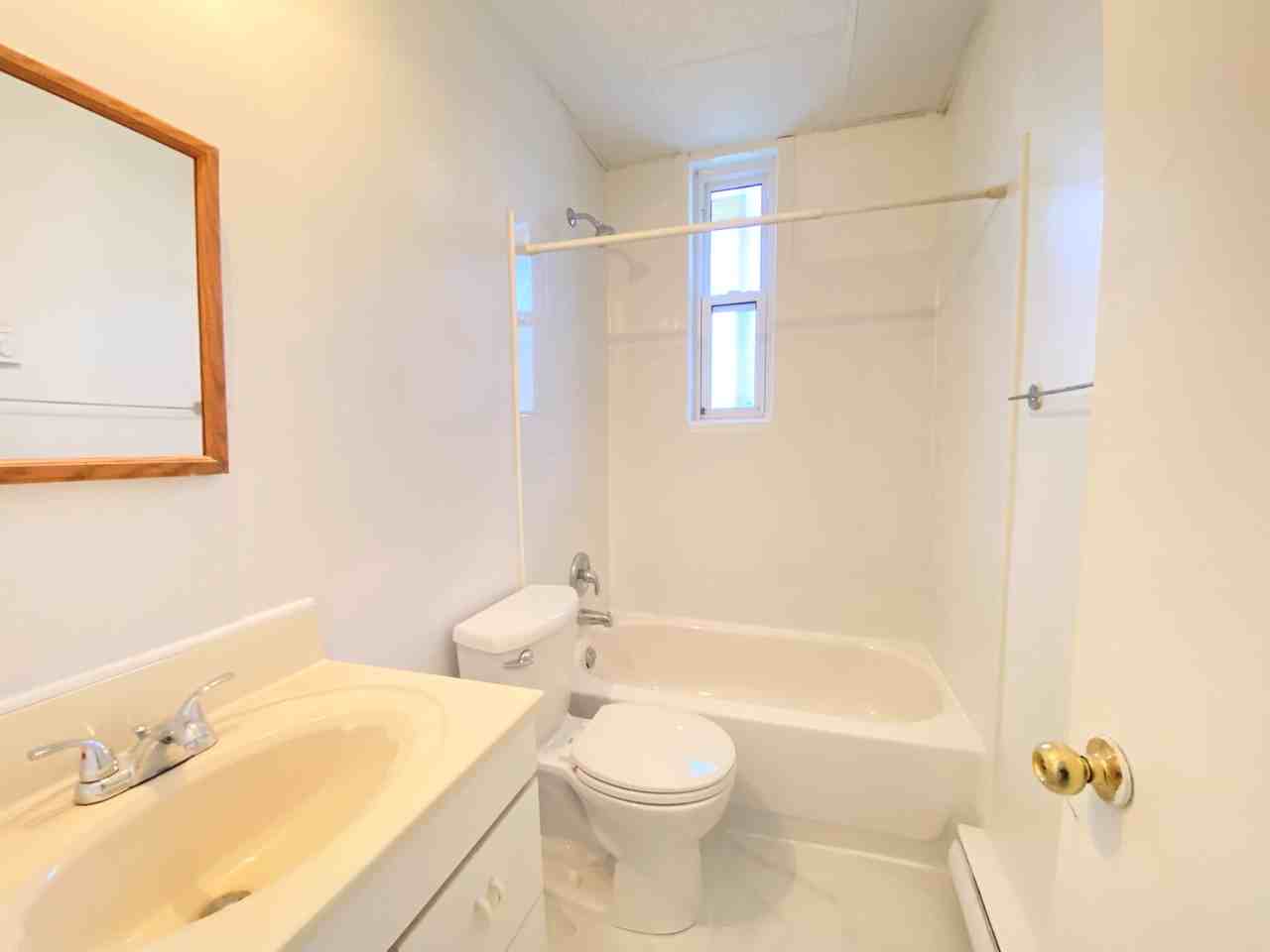 5905 Avenue Christophe-Colomb - Photo 2 of 10