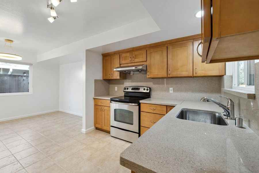 6386 Blackwood Dr - Photo 2 of 36