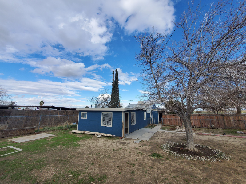 9529 E Avenue T - Photo 2 of 13