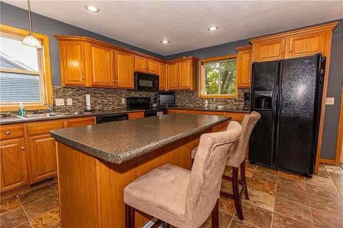 340 Monte Carlo Dr - Photo 3 of 10