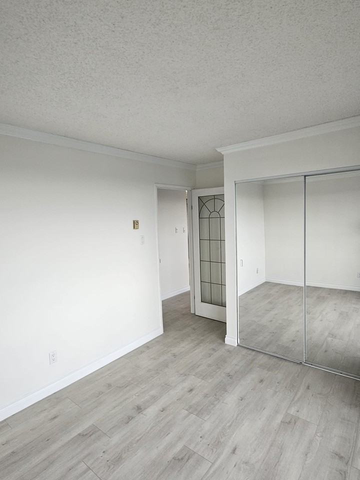 Queens Ave - Photo 5 of 15