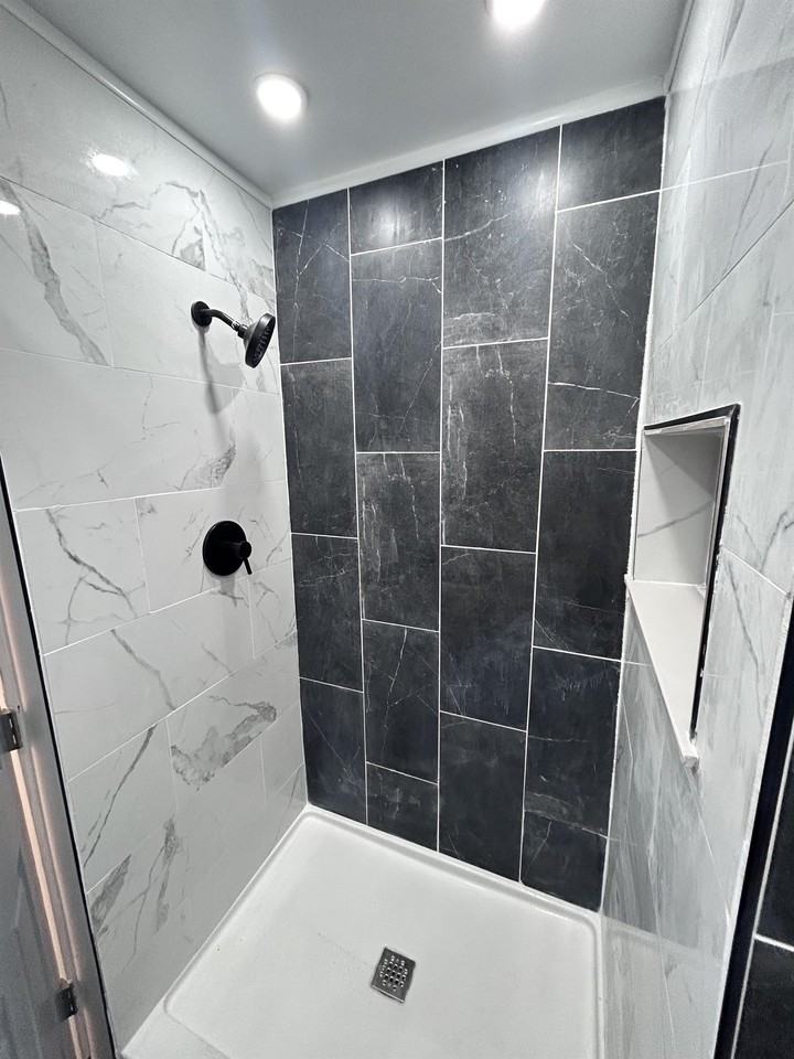 1332 Green St #1 - Photo 5 of 18