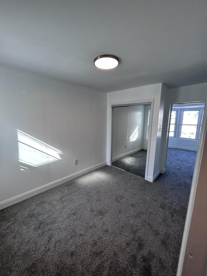 1332 Green St #1 - Photo 7 of 18