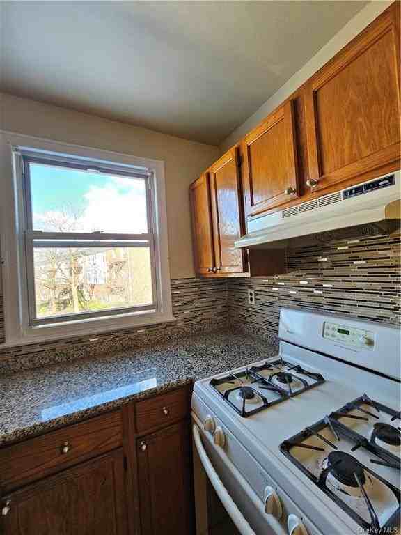 6 Burbank St - Photo 2 of 7