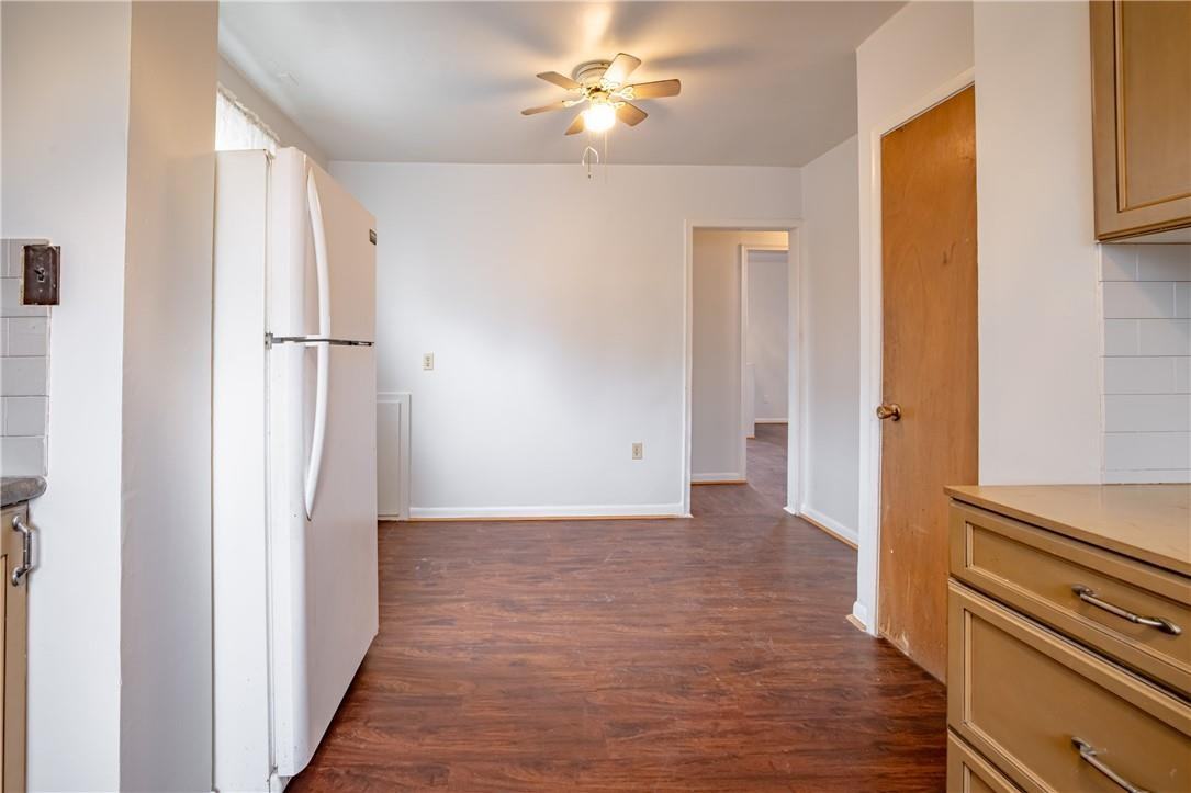 93 Lilacside Drive - Photo 2 of 7