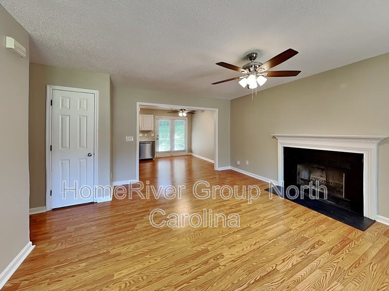 822 Banner Oak Ct - Photo 3 of 26