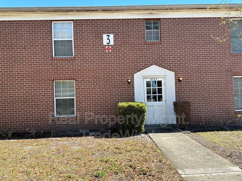 8563 10th St N #A - Photo 2 of 27