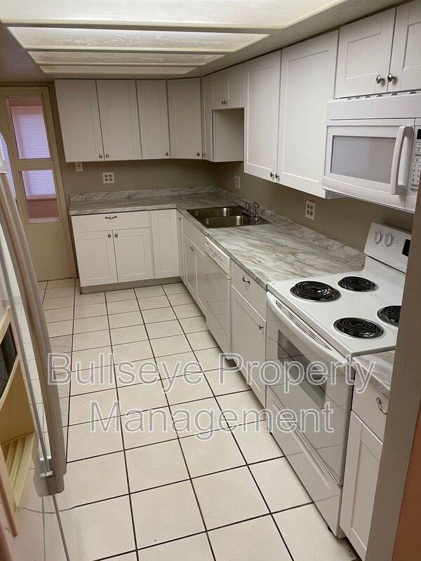 6406 W Rose Ln - Photo 4 of 23